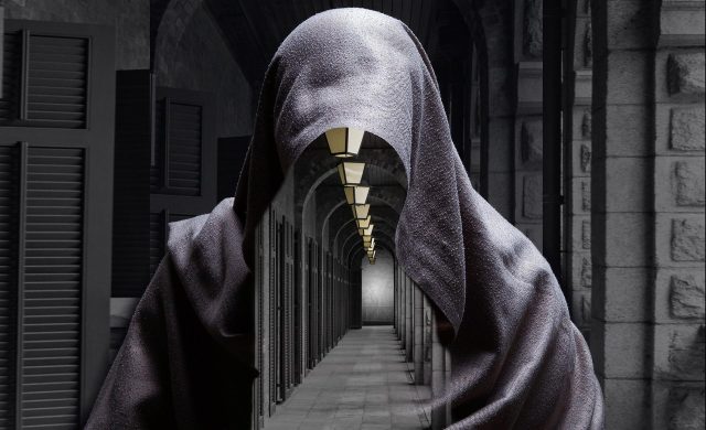 マントの下から見た世界