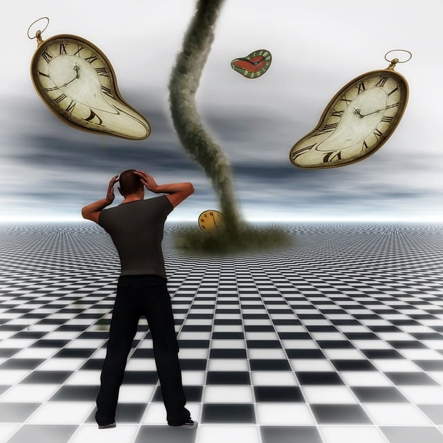 竜巻とゆがむ時計、頭を抱える男性